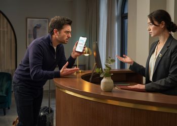 Hotel Worker Refuses AI Advice From Guest, And The Midnight Argument Gets Out Of Control