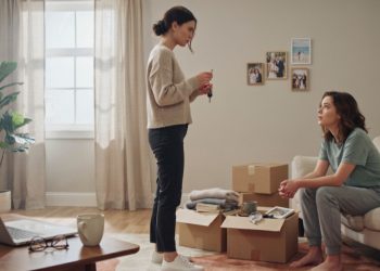 Woman Kicks Out Sister After Six Years Of Free Living And Family Turns Against Her
