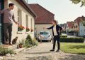 Woman Demands Homeowner Move His Car Because She’s Used to Parking in His Driveway