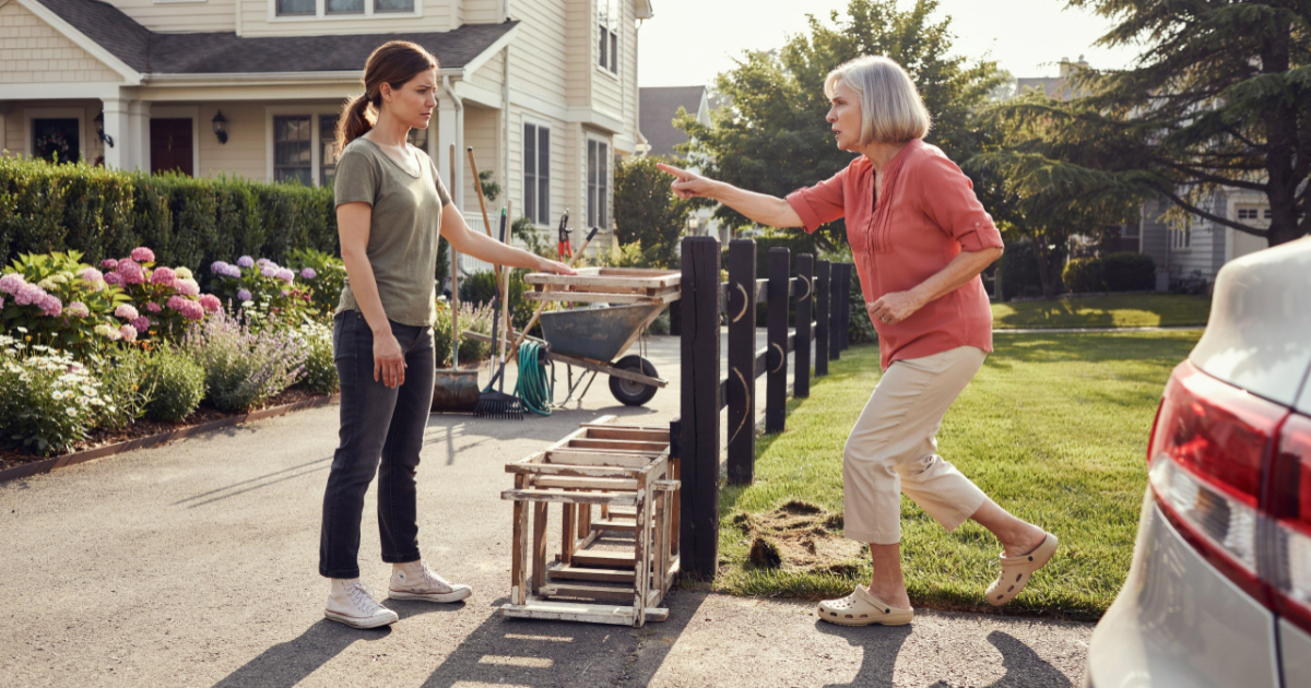 Neighbor Keeps Mowing Someone Else’s Lawn, Then Starts Screaming Over Furniture Outside Their House
