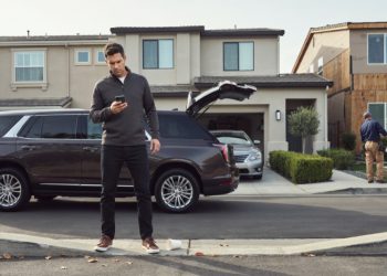 Homeowner Finds Contractor Blocking the Driveway, So He Moves the Truck Himself