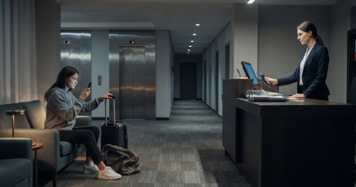 Hotel Worker Tells Non-Guest To Leave, Then Gets Accused Of Racism And Threatened With A Recording Hotel Worker Tells Non-Guest To Leave, Then Gets Accused Of Racism And Threatened With A Recording