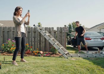 Homeowner Removes Neighbor’s Ladder From Her Yard, Then He Has An All-Day Meltdown Homeowner Removes Neighbor’s Ladder From Her Yard, Then He Has An All-Day Meltdown