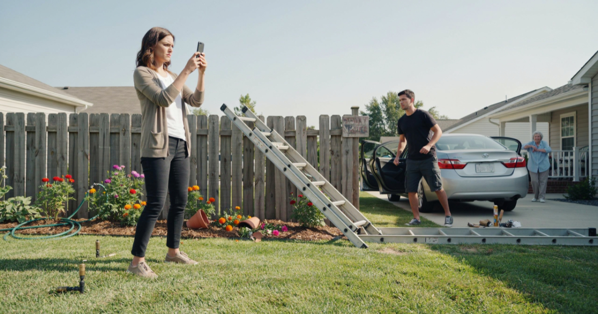 Homeowner Removes Neighbor’s Ladder From Her Yard, Then He Has An All-Day Meltdown