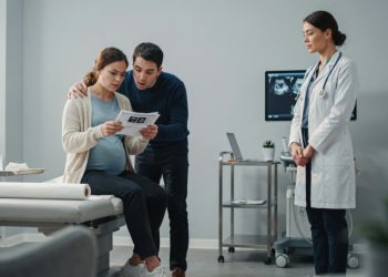Pregnant Woman Checks Her Ultrasound Notes and Discovers Her OBGYN Suspects Twins—but Never Told Her
