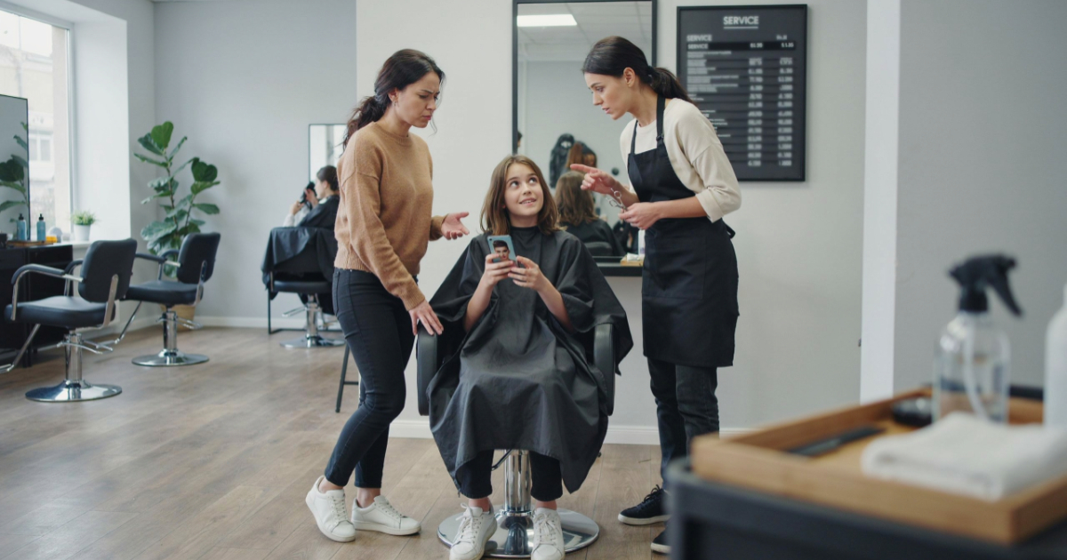 Mom Books a Kids’ Haircut, Stylist Suddenly Wants the Adult Price After Hearing “Pixie Cut”