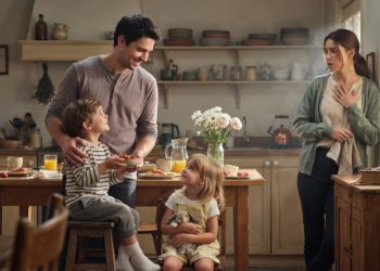 Dad Wants to Help Raise His Kids, but His Wife Says Breakfast and Laundry Are “Women’s Work”