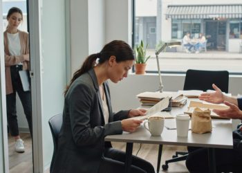 Worker Uses Her Paid Break to Grab Breakfast, Then Upper Management Reports Her for Leaving the Office