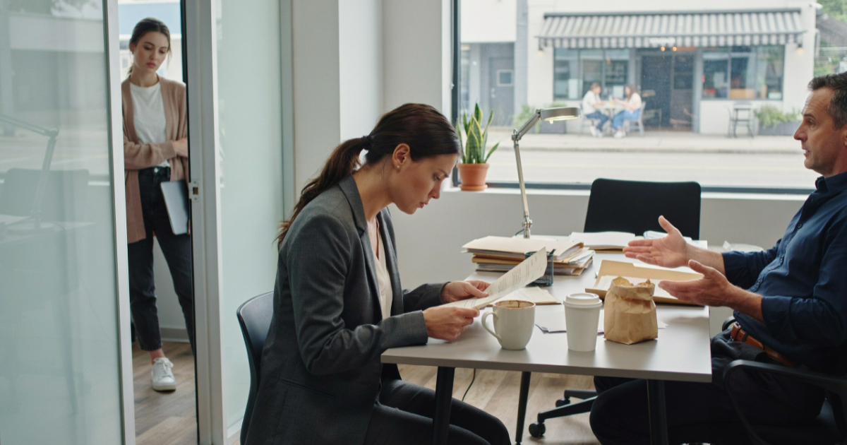 Worker Uses Her Paid Break to Grab Breakfast, Then Upper Management Reports Her for Leaving the Office