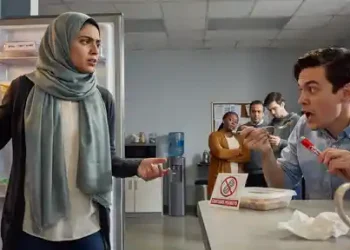 Her Coworker Kept Stealing Her Lunch. Then He Accidentally Ate the One Thing He Was Allergic To Her Coworker Kept Stealing Her Lunch. Then He Accidentally Ate the One Thing He Was Allergic To