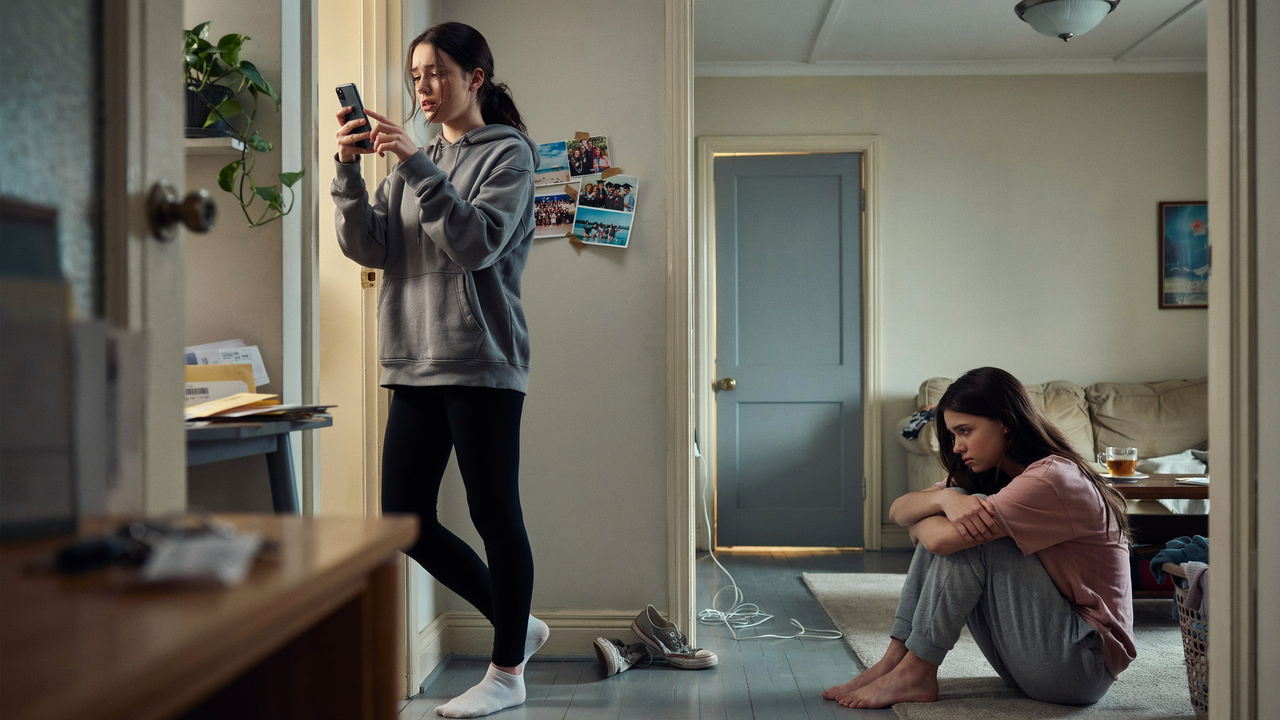 Woman Finds Out Her Sister Slept With Her Boyfriend, But The Betrayal Gets Even Worse