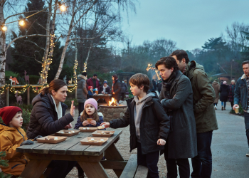 Boy Reaches for Another Child’s S’mores, Then His Parents Glare at the Mom Who Stops Him
