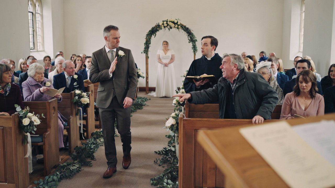 Wedding Guest Shouts Drug Accusations During Vows, Then His Wife Calls the Groom Mentally Ill Wedding Guest Shouts Drug Accusations During Vows, Then His Wife Calls the Groom Mentally Ill