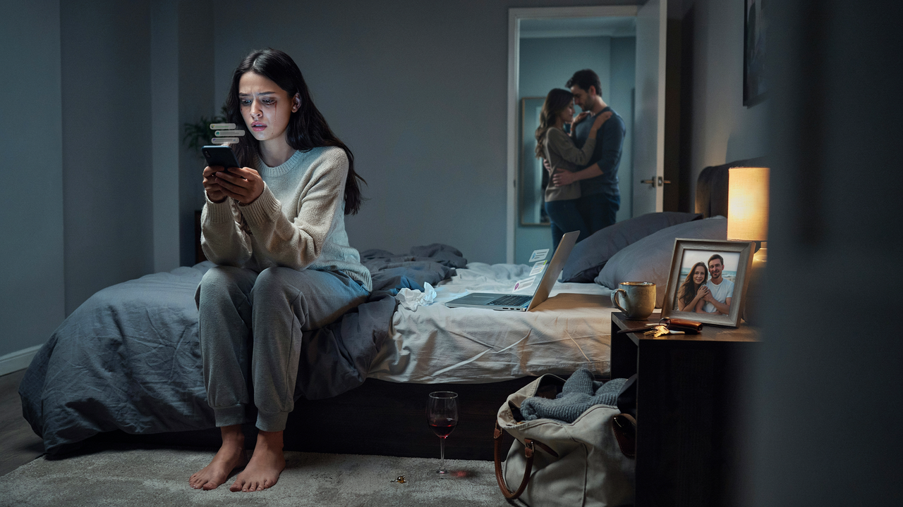 Woman Exposes Her Cheating Boyfriend and Best Friend After They Secretly Replace Her Woman Exposes Her Cheating Boyfriend and Best Friend After They Secretly Replace Her