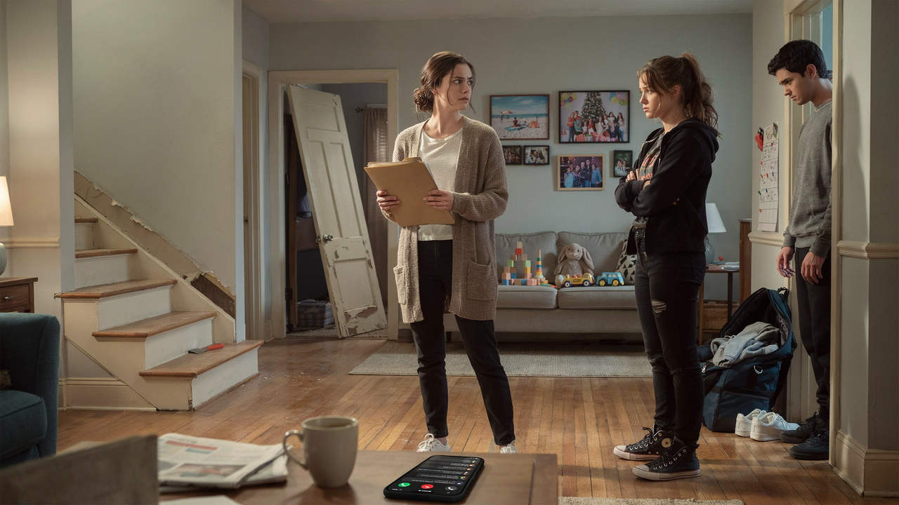 Sister Moves In, Destroys Her Home, Then Gets Shocked When She’s Kicked Out
