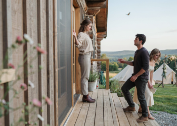 Brother Assumes He Can Use Sister’s Dream Cabin For His Wedding, But She Says No