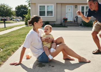 Mom Gets Locked Outside Barefoot With Her Toddler, Then MIL Refuses the Spare Key Because She Hasn’t Showered