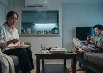 Woman Refuses to Cook for Her Unemployed Boyfriend—Then He Claims She's "Letting Him Starve" Woman Refuses to Cook for Her Unemployed Boyfriend—Then He Claims She’s “Letting Him Starve”