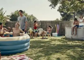 He Bought a Hot Tub After His Brother’s Friends Locked Them Out of the Pool They Helped Pay For