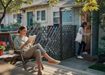 She Kept Going Inside Whenever Her Neighbor Used the Deck, So She Wondered If She Was Being Rude for Simply Sitting Outside