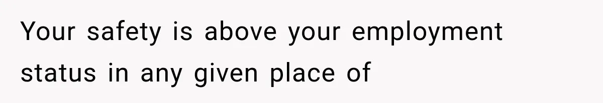Customer Demands a Christmas Discount, Then Threatens the Cashier With a Knife When His Sarcasm Gets Too Festive Your safety is above your employment status in any given place of