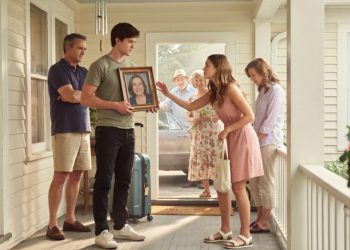 Teen Spends Summer With His Late Mom’s Family, but Stepsister Says He Betrayed Her
