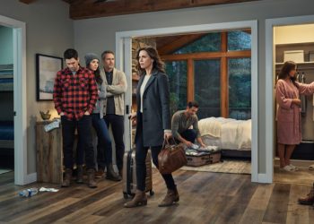 Woman Pays 40% for the Best Room, Friends Hand It to a Couple Anyway