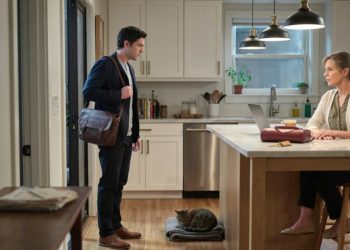 Man Comes Home to Find Mom in His Kitchen After Brother Secretly Copies His Apartment Key