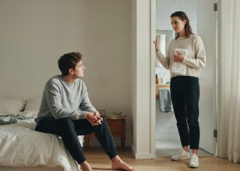 Man Notices His Girlfriend Suddenly Smells Different After Five Years and Starts Worrying It Could Be Medical