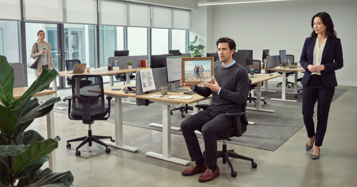Coworker Invents a Rule to Claim a Hot Desk, Then Accidentally Gets Herself Reported to Management Coworker Invents a Rule to Claim a Hot Desk, Then Accidentally Gets Herself Reported to Management