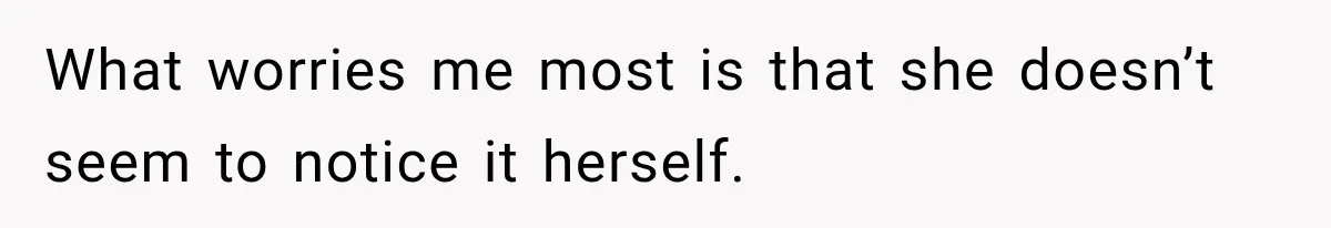 Man Notices His Girlfriend Suddenly Smells Different After Five Years and Starts Worrying It Could Be Medical What worries me most is that she doesn’t seem to notice it herself.