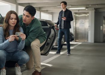 Man Finds A Strange Girl’s Student ID In His Girlfriend’s Car, Then His Roommate Gives A Suspicious Explanation
